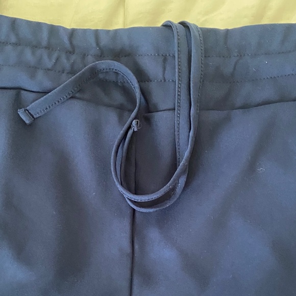 2 XL Women’s Grey's Anatomy Navy Drawstring Scrub pants - Picture 5 of 5